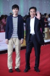 杨立新出席北京国际电影节 携儿子媒体前亮相