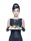 AngelaBaby新店开张拍宣传照 变“2012版赫本”