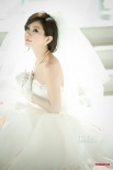 Ella拍摄唯美婚纱照 大婚将至百变新娘幸福满溢