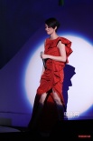 梁詠琪演唱會(huì)扮短發(fā)天使 老公中文告白GiGi落淚