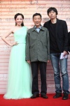 《百年情书》剧组主创亮相 蒋梦婕挽李雪健出场