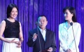 周冬雨登臺(tái)為“村長(zhǎng)”開獎(jiǎng) 潘長(zhǎng)江慘遭身高調(diào)侃