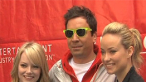 好莱坞明星助力女性癌症研究 “慈善慢跑”献爱心