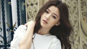 不整容“天然美女”猛甩“野蛮”标签——《白色情人节》