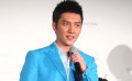 馮紹峰拄拐蹣跚亮相 林志玲新片護士裝性感逼人