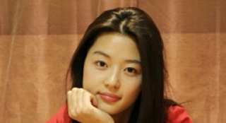 “情人節(jié)”全智賢銀幕處女秀 野蠻女友遇巴黎戀人
