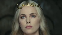 《白雪公主与猎人》中文特辑 皇后天使面容蛇蝎心
