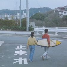 那年夏天，寧?kù)o的海