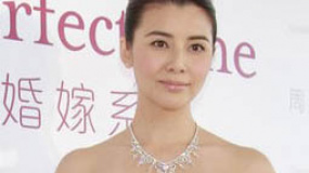 蒙嘉慧穿婚紗秀事業(yè)線 自曝與鄭伊健暫無結(jié)婚打算