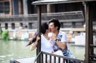 《爱@桐乡》水上婚礼 李东恒、刘庭羽船头热吻