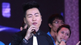 胡彥斌與青年使者共同演繹《我的未來不是夢》