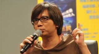 林黎勝攜《百萬巨鱷》回母校 八米鱷魚引學子關注