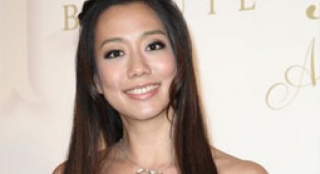 吳辰君婚后首亮相不懼吻戲 汪詩詩授人妻秘籍