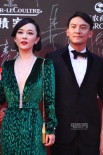 《王的盛宴》型男靓女气势宏大 霍思燕深V秀胸