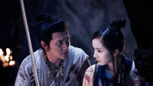 杨幂“妖”性大发欲噬人 “峰幂组合”更具期待