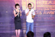 鮑德熹為最佳新人導(dǎo)演韓延頒獎 贊其年輕有為