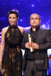 高群书凭《神探亨特张》获最佳导演奖 李冰冰颁奖
