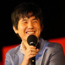 再靠近一點(diǎn)