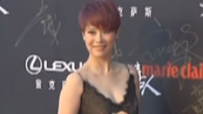 杨幂性感亮相时尚红毯 海清镂空装颠覆媳妇好形象