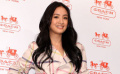 林依晨杭州代言著短裙秀美腿 大贊馮紹峰會(huì)演哭戲