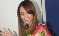 安室奈美惠抵港引混亂 機(jī)場(chǎng)大方任拍盡顯親民本色