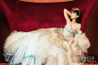 黄圣依白色婚纱写真气韵迷人 变身华丽“新娘”