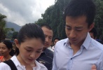 大S、汪小菲查看云南山區(qū)小學(xué)食堂