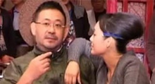 姜武《樂翻天》片場變娘炮 “小男人”也拈蘭花指