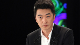 绍峰接受快问快答 妻子成为影后是压力也是动力