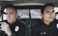 《警戒结束》中文片段 吉伦哈尔上演搞笑模仿秀