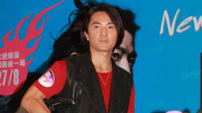 郑伊健个唱欲秀性感肌肉 女友蒙嘉慧忙工作难捧场