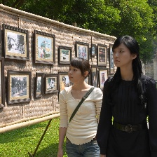 抽象畫中的越南少女