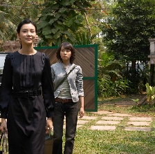 抽象畫中的越南少女