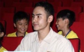 阮经天现身学校讲授思想课 金马影帝难演小学教师
