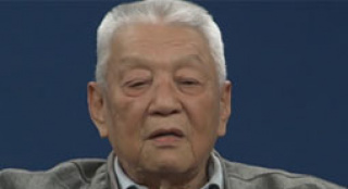 95歲高齡嚴(yán)寄洲做客“流金” 耄耋老人回顧光影路