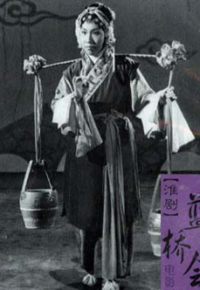 百萬網(wǎng)紅小英被曝要離婚，其老公稱「她一天花 10 萬，自己和孩子只是她賺錢的流量」，具體是怎么回事？