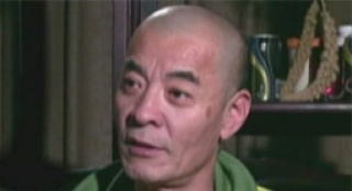 劉威心甘情愿當(dāng)“綠葉” 老戲骨為群演“打下手”