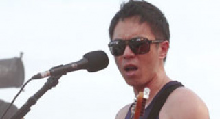 黄贯中透露朱茵身体健康 “妻管严”不敢说预产期