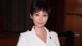 湯盈盈奉子成婚將嫁錢嘉樂 不舍工作亮相孕味十足