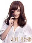 姚笛化身嬌媚都市魔女 手握煙斗做鬼臉俏皮可愛(ài)