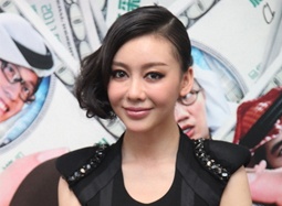 专访巩新亮：女人胸部都很美 我是贤妻你信吗？