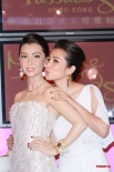 李冰冰蜡像驻港获得香吻 身着奥斯卡美人鱼装