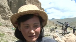 电影《西藏的天空》热拍 杨雪晒出高原红恶补藏语