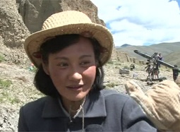 电影《西藏的天空》热拍 杨雪晒出高原红恶补藏语