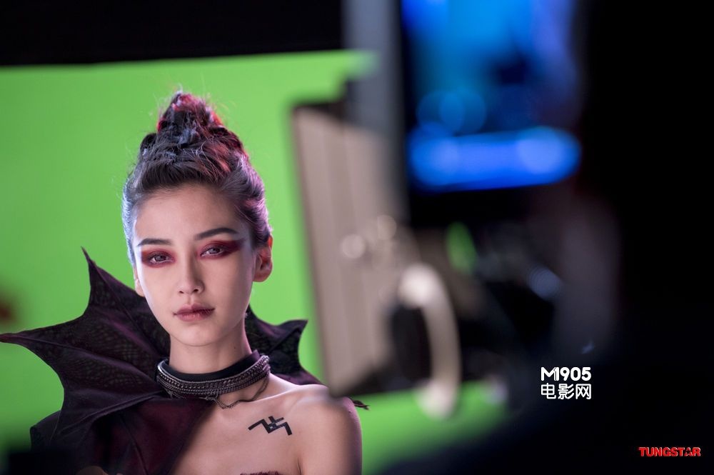 angelababy变身"僵尸诡姬" 大战"狼人战臣"_华语制造_图集_电影网