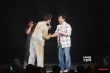 王力宏激情熱吻成龍 演唱會(huì)與辣妹貼身熱舞