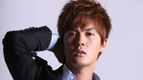 吴克群抵沪呼吁粉丝献爱心 坦言有新恋情无需公开