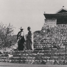 山中傳奇