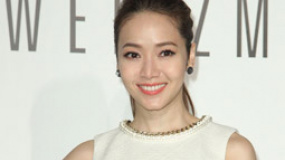 侯佩岑夫妻甜蜜 公布“造人”计划两年后生马宝宝