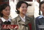 新中國成立60周年獻(xiàn)禮片《建國大業(yè)》中，章子怡客串婦女代表龔澎，一頭卷曲的短發(fā)讓她在諸多“婦女代表”中顯得格外時(shí)尚。和寧靜、沈傲君、苗圃等來到片場(chǎng)，參拍毛主席和宋慶齡接見婦女代表的場(chǎng)景。